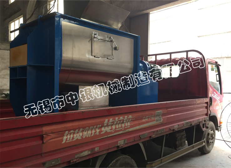 中銀1000L螺帶混合機發(fā)往河北