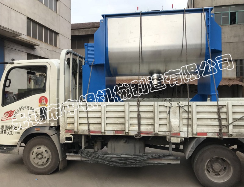 2000L螺帶混合機成功發(fā)往鹽城——無錫中銀機械