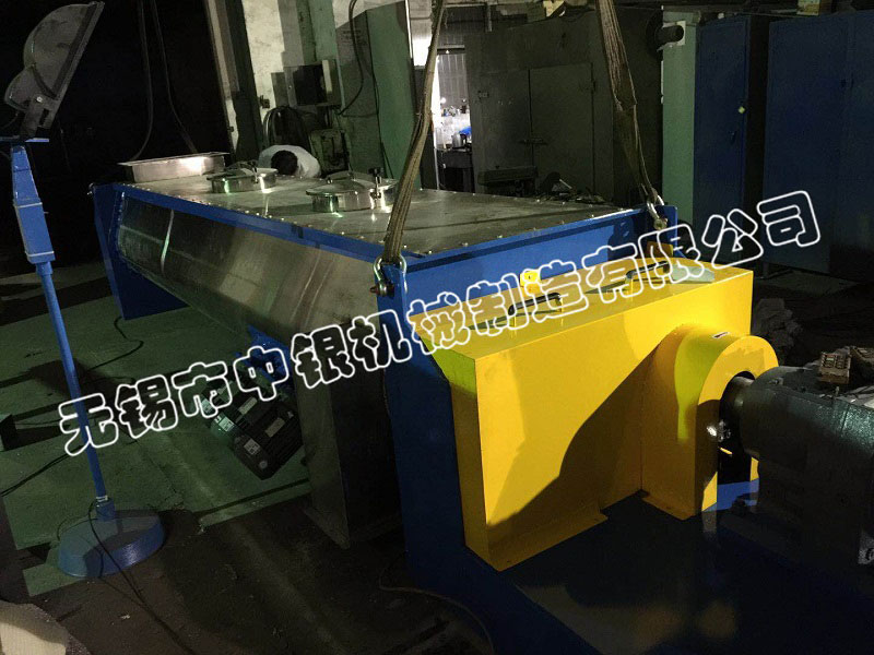 無錫中銀1500L的犁刀雙軸槳葉式混合機連夜成功發(fā)往山東