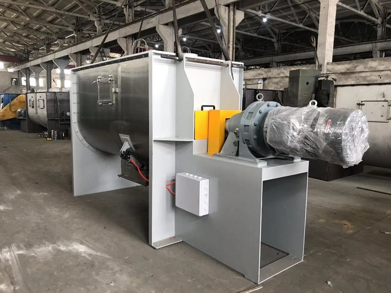 無錫中銀兩臺臥式螺帶混合機成功發(fā)往信遠