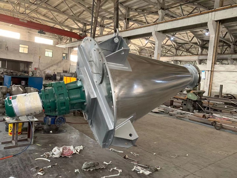 無錫中銀0.5P雙螺旋錐形混合機成功發(fā)往山東