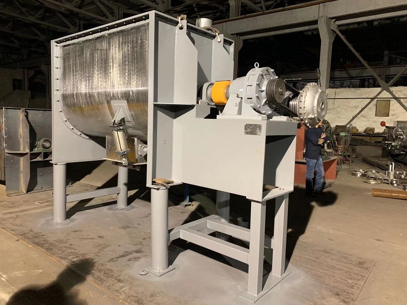 無錫中銀機械1.8P螺帶混合機成功發(fā)往浙江紹興